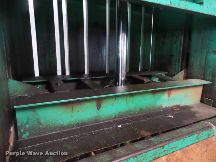 image for item DA1652 Mucher 60 cardboard baler