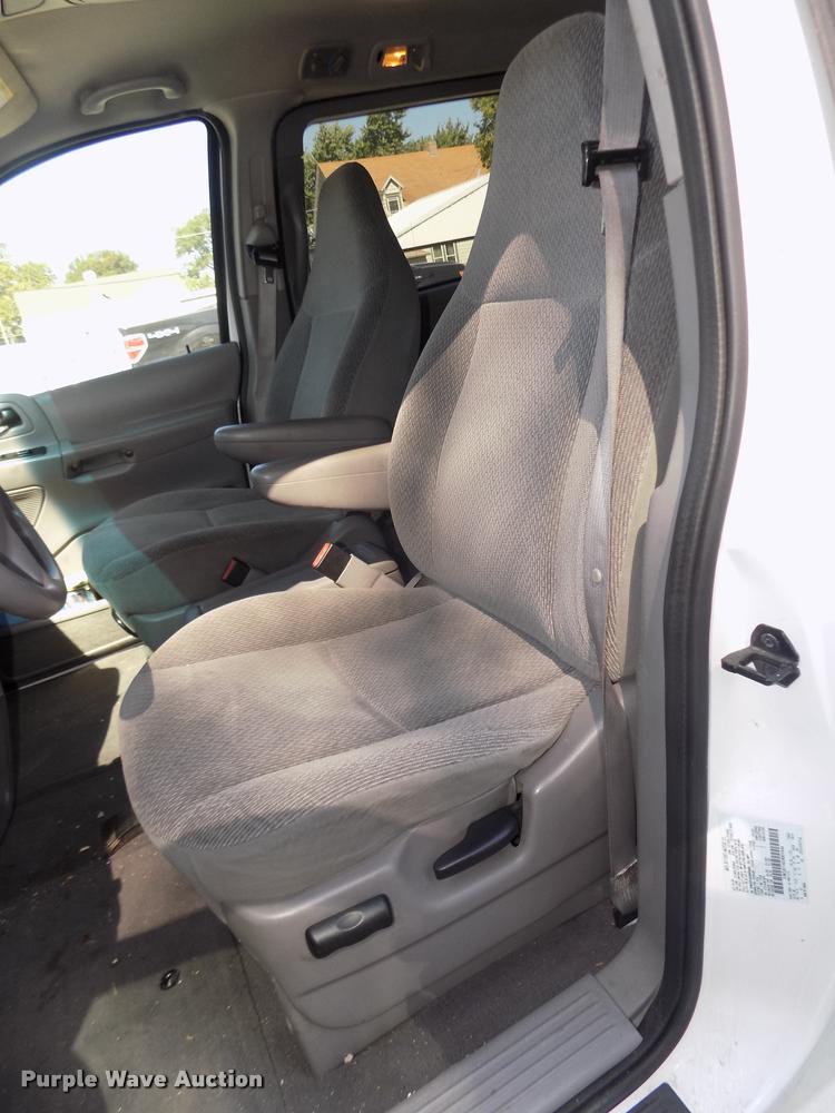 image for item DA3048 2003 Ford Windstar LX van