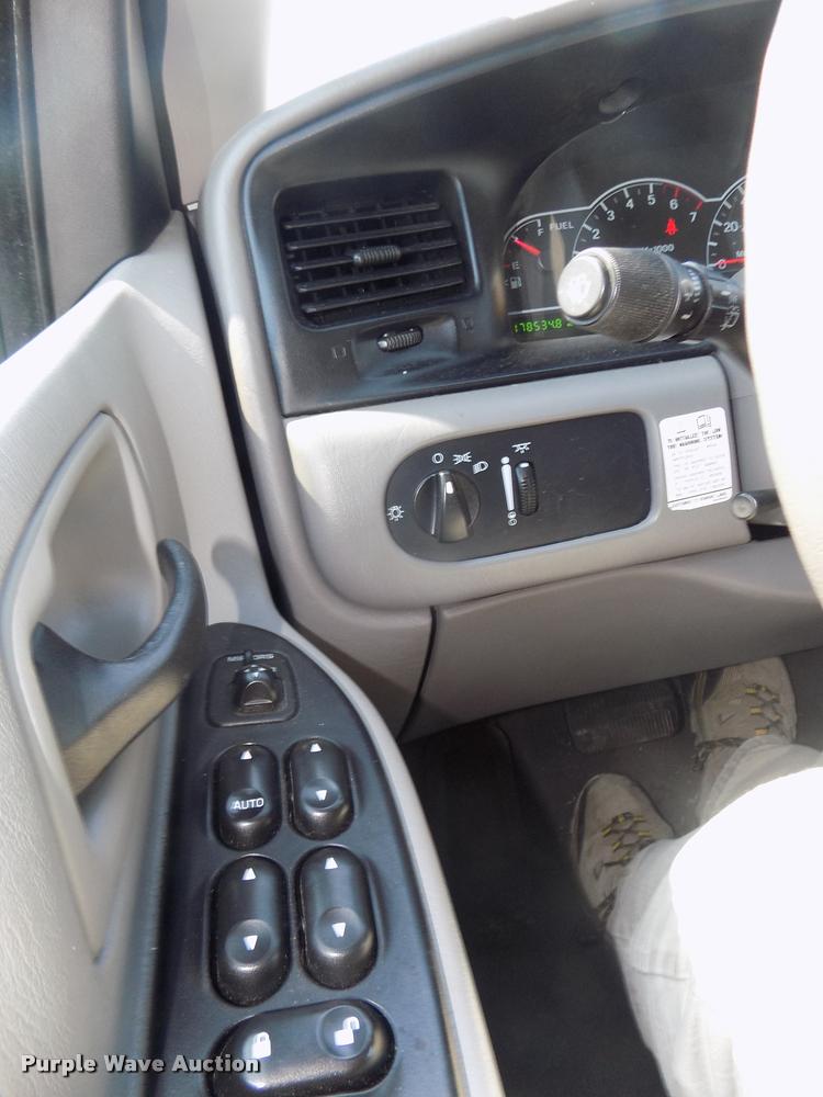 image for item DA3048 2003 Ford Windstar LX van