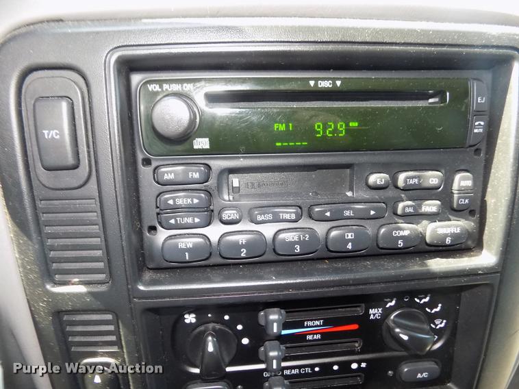 image for item DA3048 2003 Ford Windstar LX van