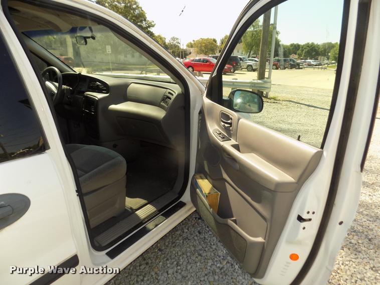 image for item DA3048 2003 Ford Windstar LX van