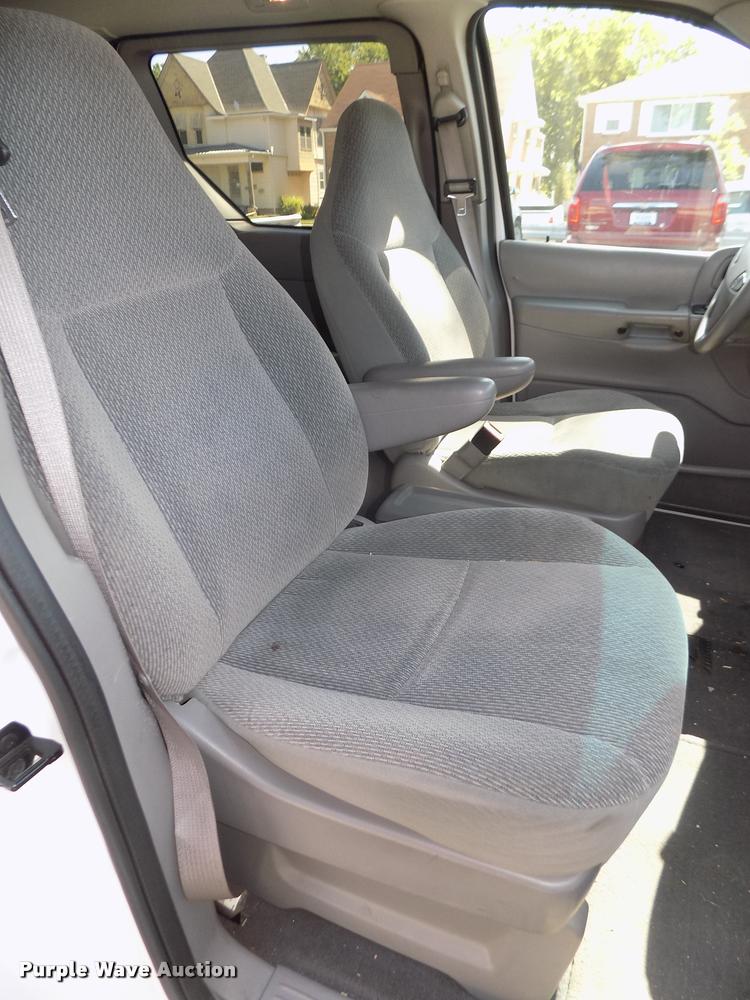 image for item DA3048 2003 Ford Windstar LX van