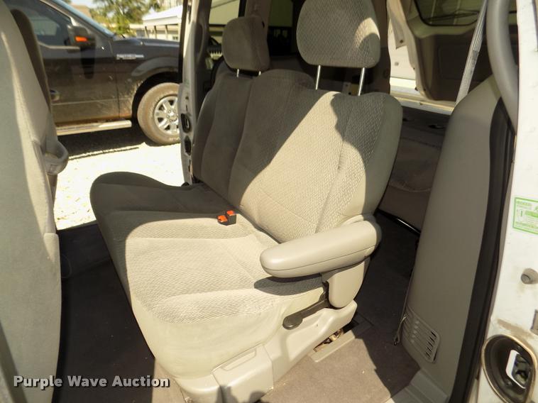 image for item DA3048 2003 Ford Windstar LX van