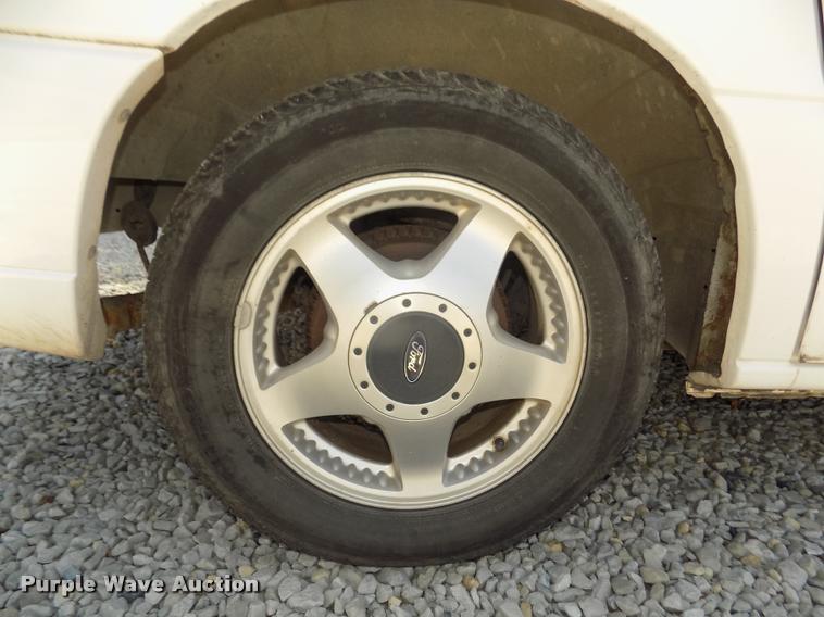 image for item DA3048 2003 Ford Windstar LX van