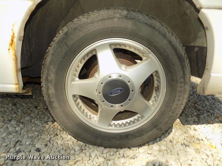 image for item DA3048 2003 Ford Windstar LX van