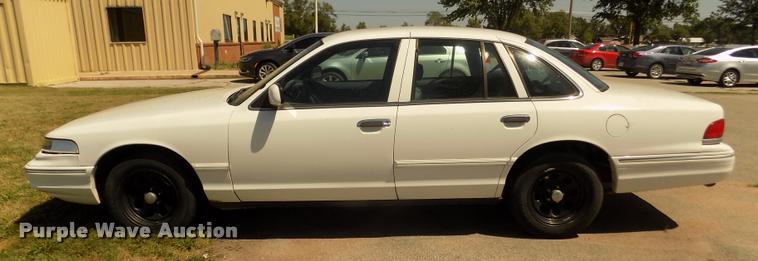 image for item DA3049 1997 Ford Crown Victoria Police Interceptor