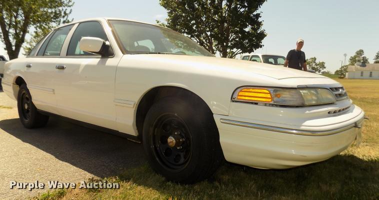 image for item DA3049 1997 Ford Crown Victoria Police Interceptor