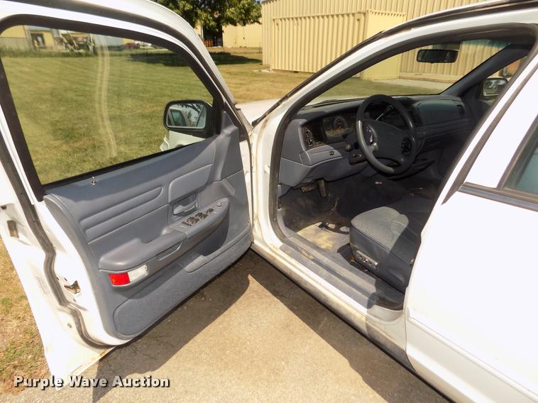 image for item DA3049 1997 Ford Crown Victoria Police Interceptor