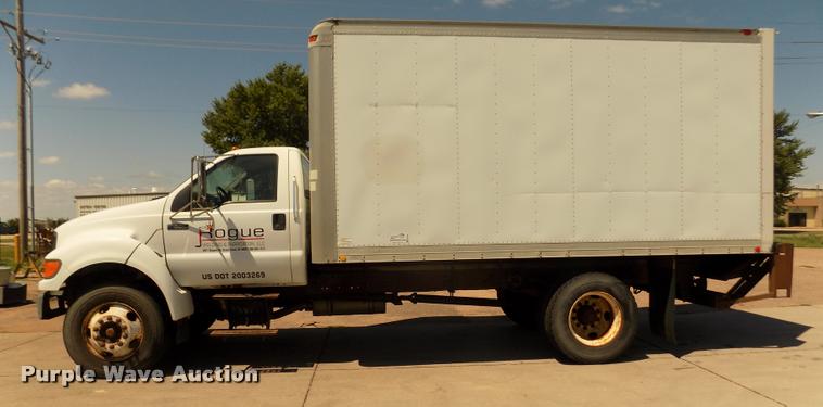 image for item DA3067 2000 Ford F650 Super Duty XL box truck