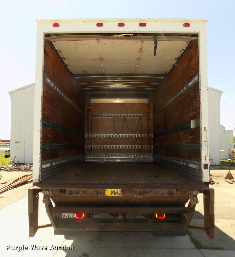 image for item DA3067 2000 Ford F650 Super Duty XL box truck