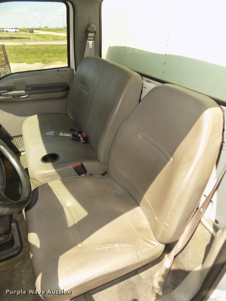 image for item DA3067 2000 Ford F650 Super Duty XL box truck