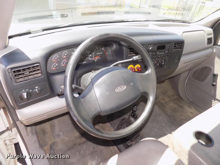 image for item DA3067 2000 Ford F650 Super Duty XL box truck