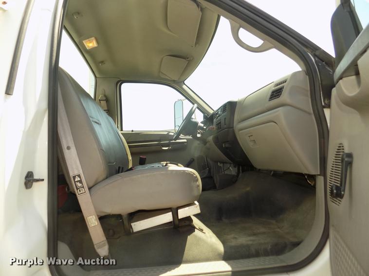 image for item DA3067 2000 Ford F650 Super Duty XL box truck