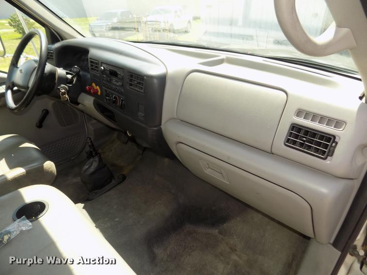 image for item DA3067 2000 Ford F650 Super Duty XL box truck