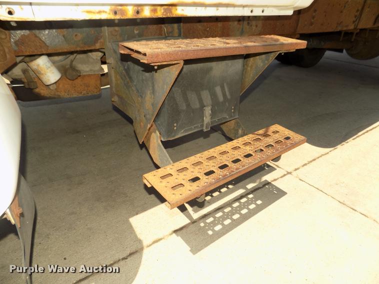 image for item DA3067 2000 Ford F650 Super Duty XL box truck