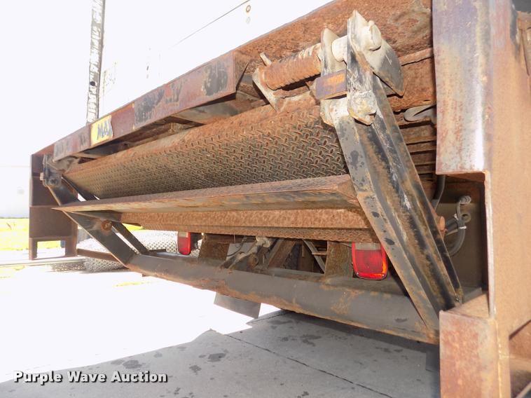 image for item DA3067 2000 Ford F650 Super Duty XL box truck