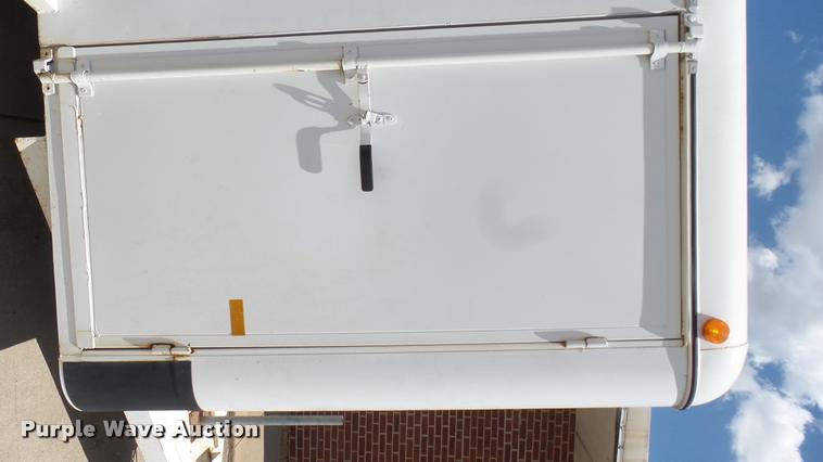 image for item DB3256 2001 WW enclosed cargo trailer