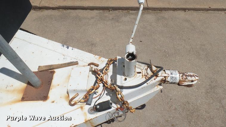 image for item DB3256 2001 WW enclosed cargo trailer