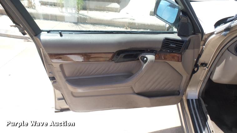 image for item DB3257 1995 BMW 5-Series 525i