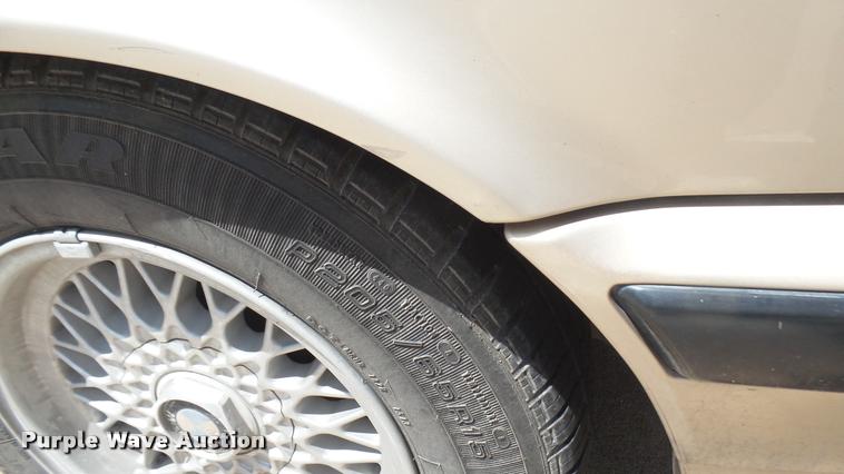 image for item DB3257 1995 BMW 5-Series 525i