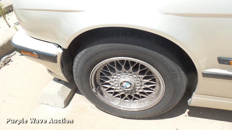 image for item DB3257 1995 BMW 5-Series 525i