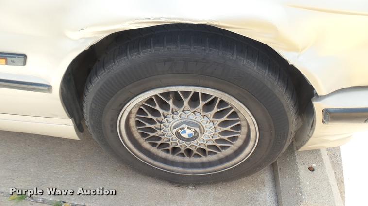 image for item DB3257 1995 BMW 5-Series 525i