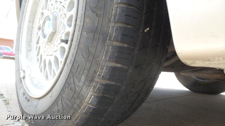 image for item DB3257 1995 BMW 5-Series 525i