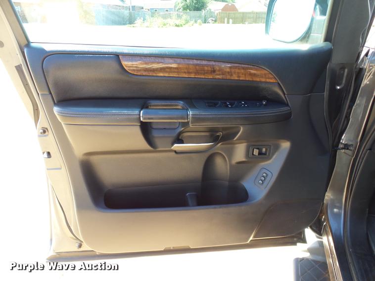 image for item DB4052 2010 Nissan Armada SUV