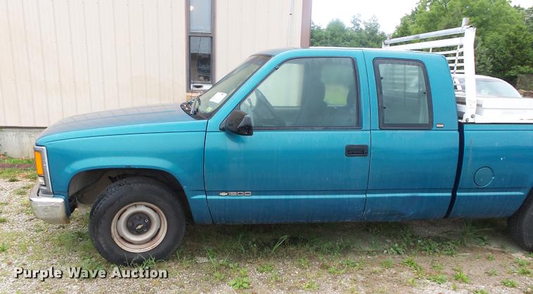 image for item DB7463 1998 Chevrolet C1500 Ext. Cab pickup truck