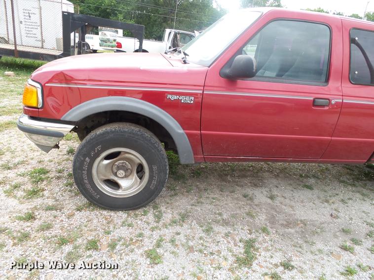 image for item DB7464 1994 Ford Ranger SuperCab pickup truck