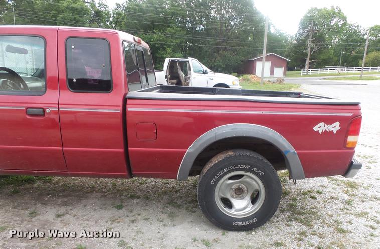 image for item DB7464 1994 Ford Ranger SuperCab pickup truck