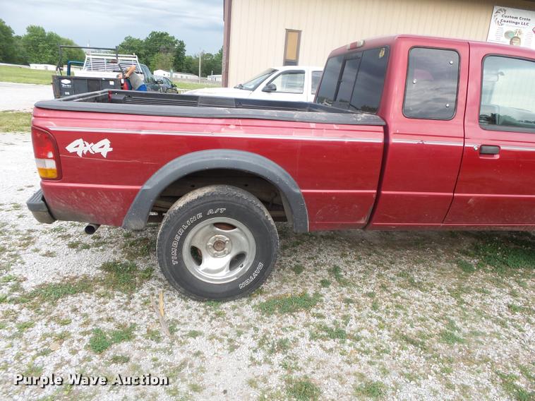 image for item DB7464 1994 Ford Ranger SuperCab pickup truck