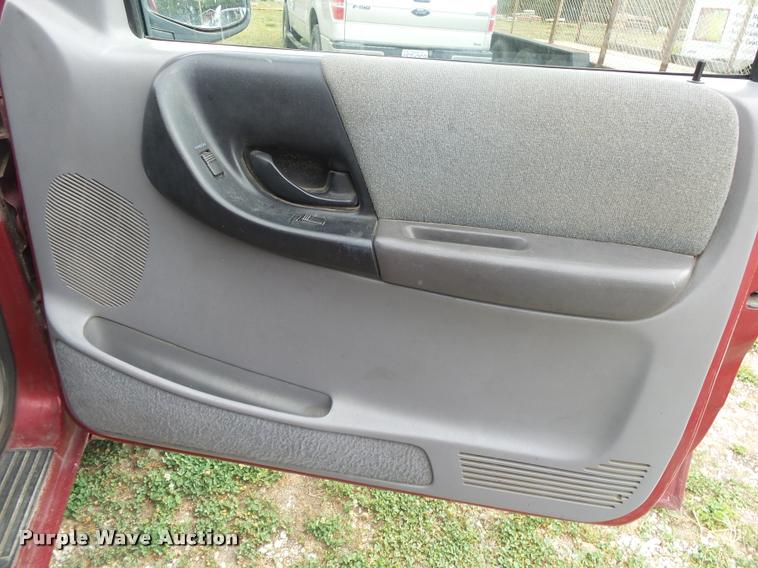 image for item DB7464 1994 Ford Ranger SuperCab pickup truck