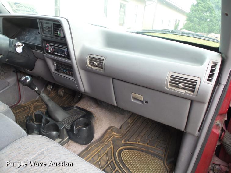 image for item DB7464 1994 Ford Ranger SuperCab pickup truck