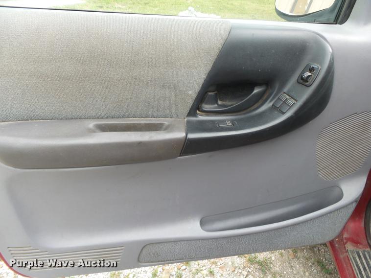 image for item DB7464 1994 Ford Ranger SuperCab pickup truck