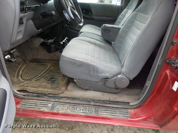 image for item DB7464 1994 Ford Ranger SuperCab pickup truck