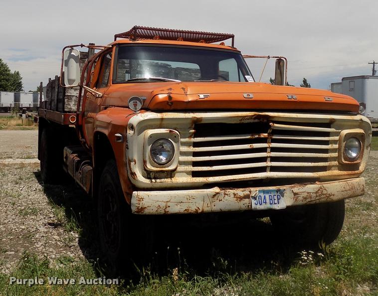 image for item DC4981 1972 Ford dump truck