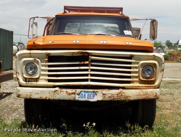 image for item DC4981 1972 Ford dump truck