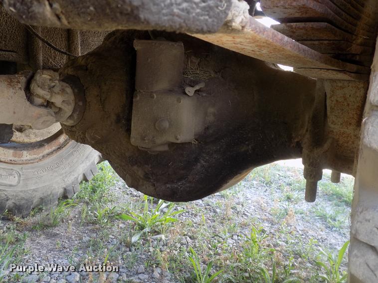 image for item DC4981 1972 Ford dump truck