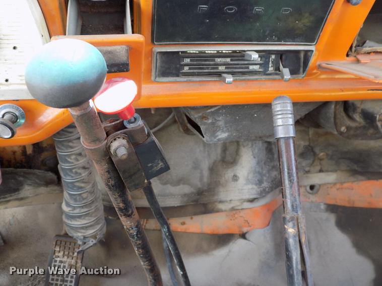 image for item DC4981 1972 Ford dump truck