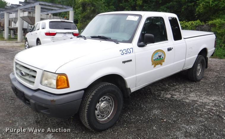 image for item DD0885 2001 Ford Ranger SuperCab pickup truck