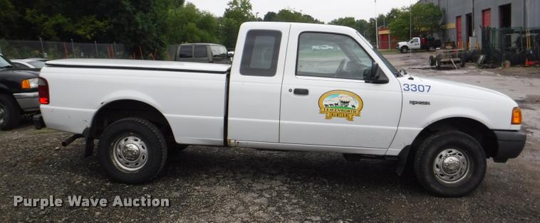 image for item DD0885 2001 Ford Ranger SuperCab pickup truck