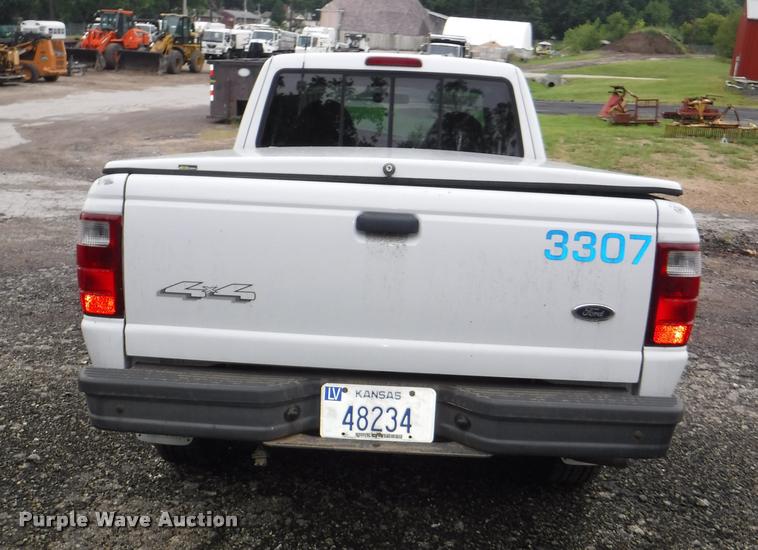 image for item DD0885 2001 Ford Ranger SuperCab pickup truck
