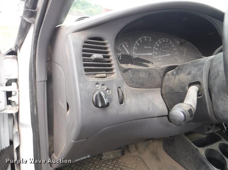 image for item DD0885 2001 Ford Ranger SuperCab pickup truck