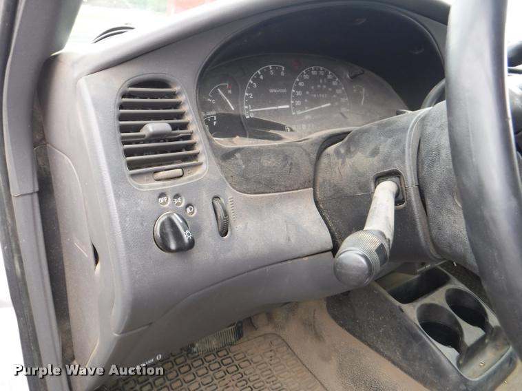 image for item DD0885 2001 Ford Ranger SuperCab pickup truck