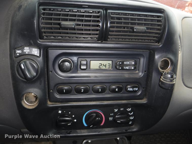 image for item DD0885 2001 Ford Ranger SuperCab pickup truck