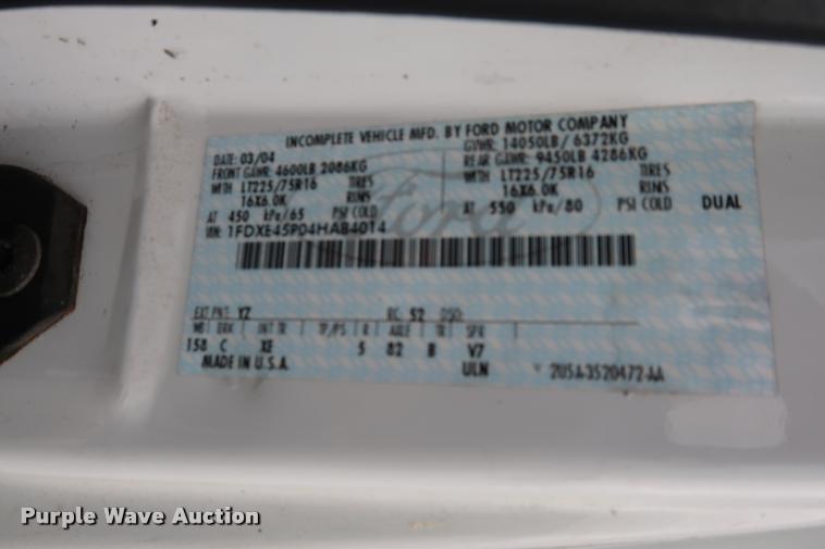 image for item DD1693 2004 Ford E450 shuttle bus