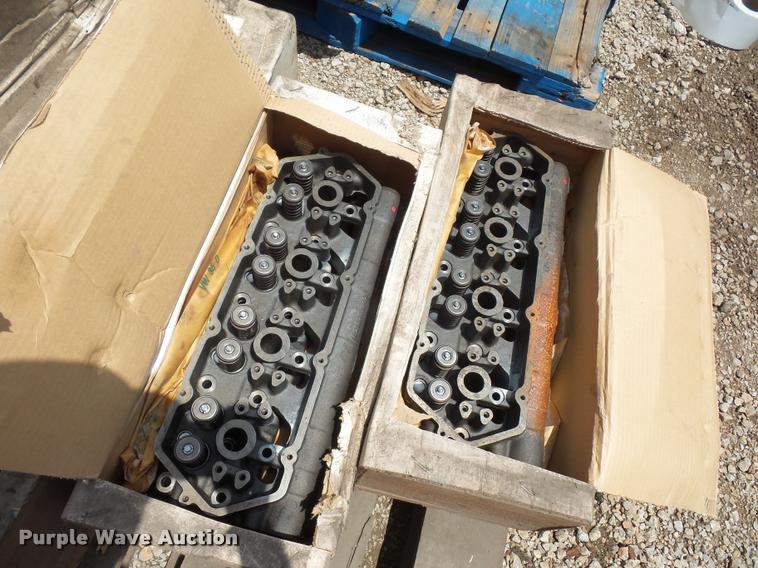 image for item DD1726 (8) Ford 7.3L V8 engine heads