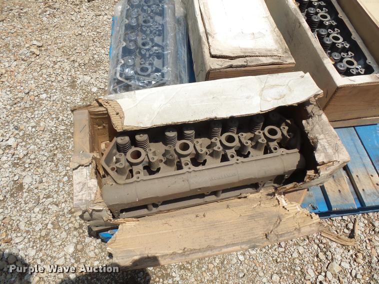 image for item DD1726 (8) Ford 7.3L V8 engine heads