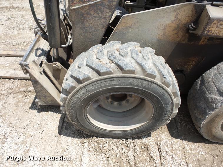 image for item DD1729 Hydra-mac 20C skid steer